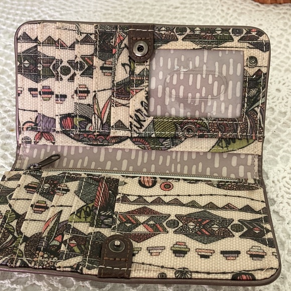 ♥️SAKROOTS Wallet♥️ - Picture 3 of 5